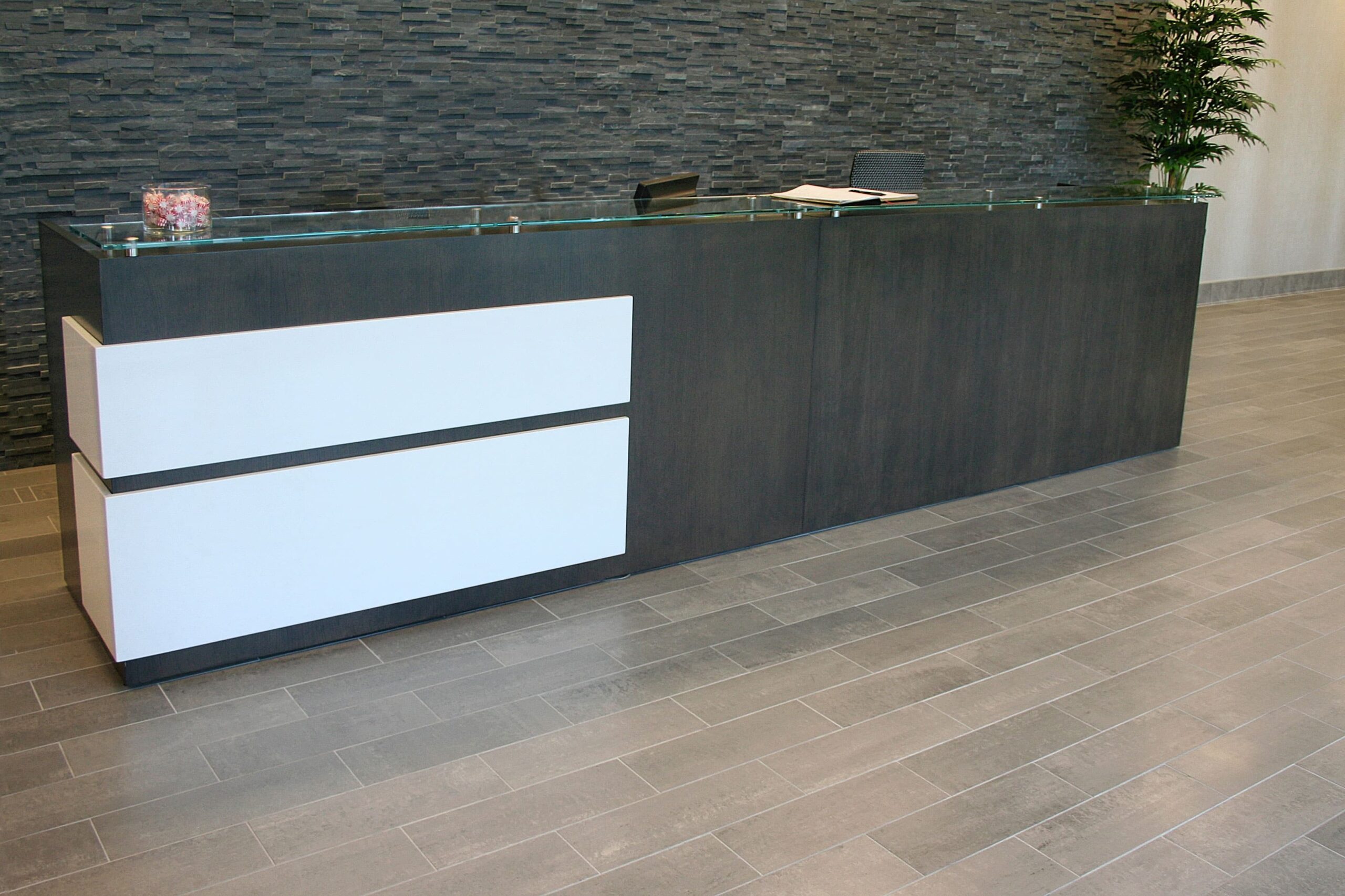 Deskmakers_Custom_Reception_7