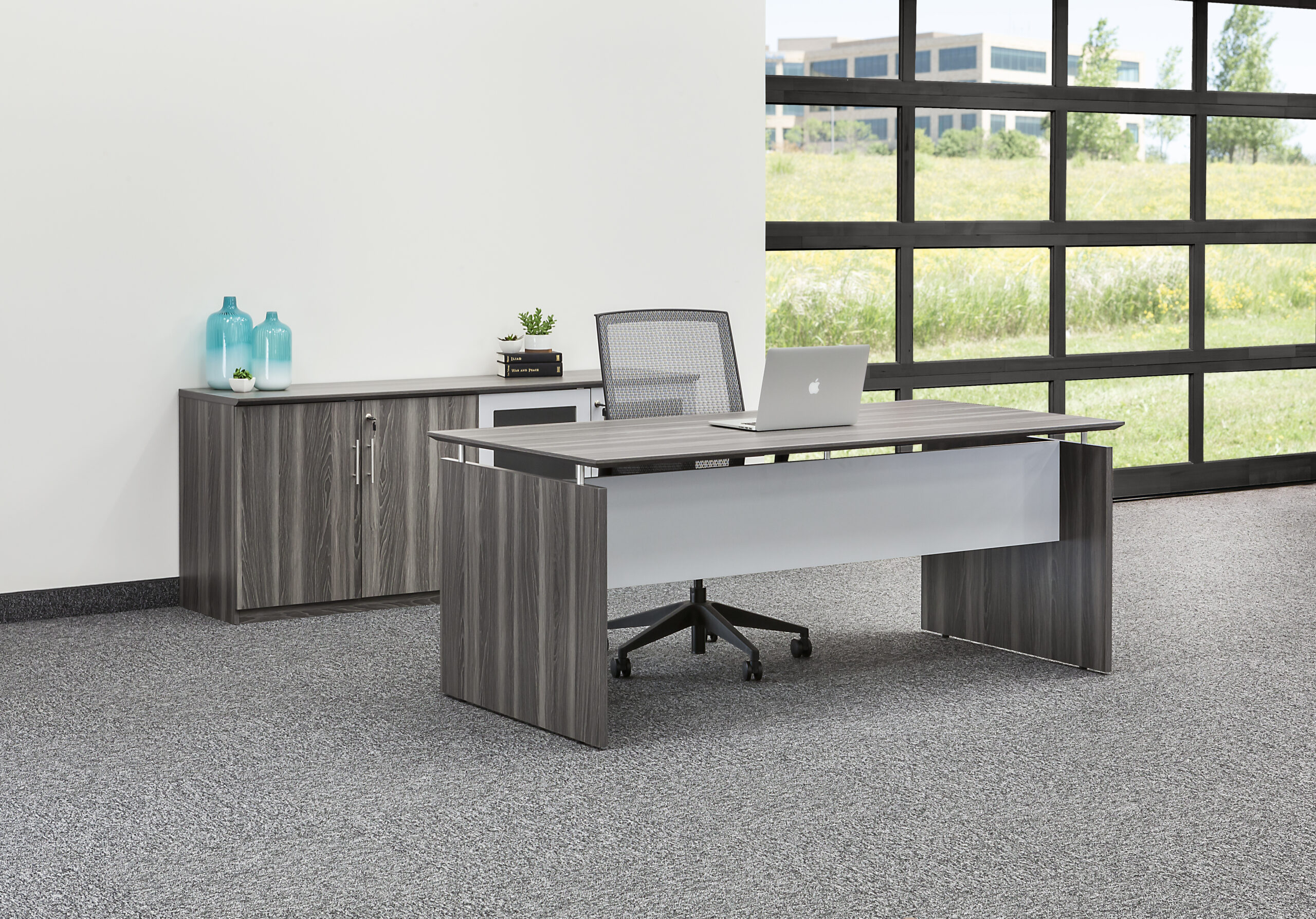 Medina_Desk_9
