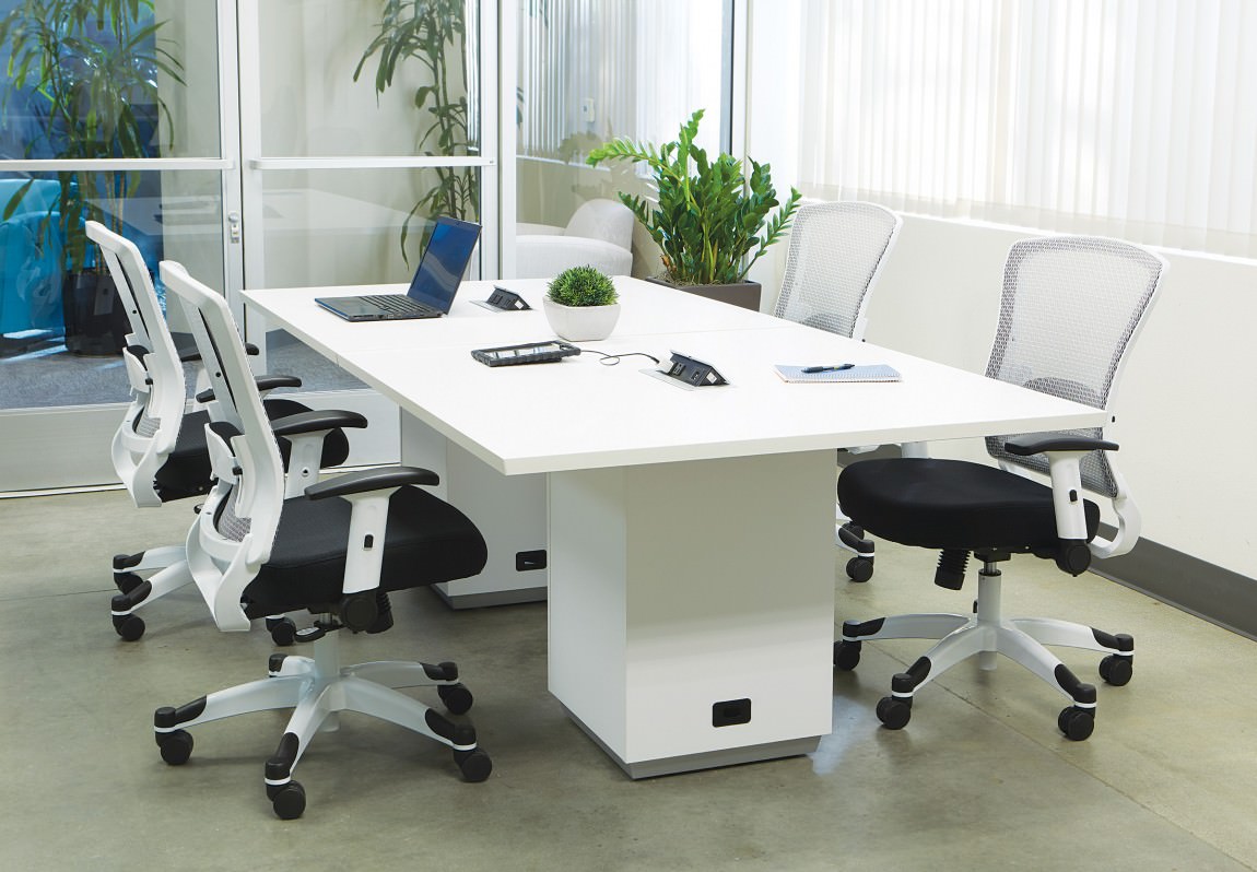 Tuxedo_Table_White