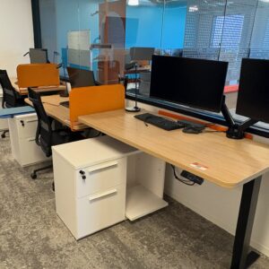 100+ SIT STAND DESKS $395ea