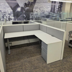 32+ HAWORTH 6X6 WITH SIT STAND DESK $495ea
